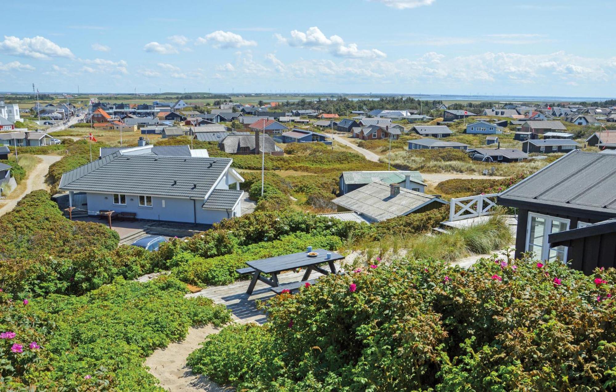 Nice Home In Ringkobing With Kitchen Søndervig エクステリア 写真